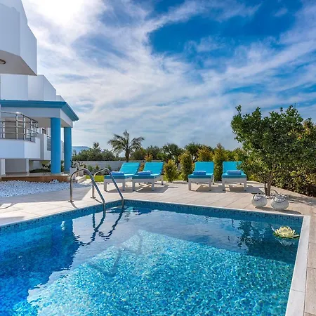 Вилла Aphrodite Luxury Херсониссос